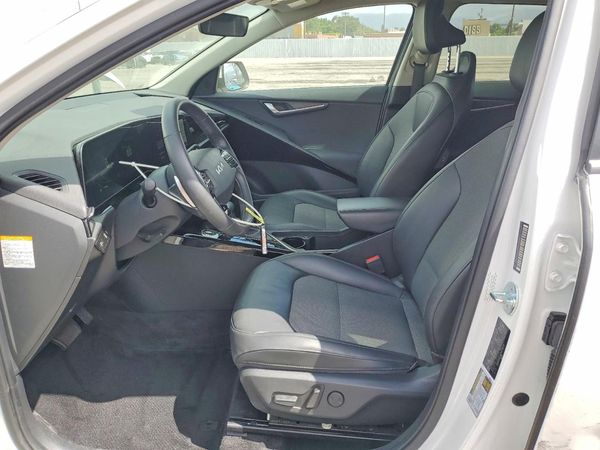 2023 KIA NIRO
