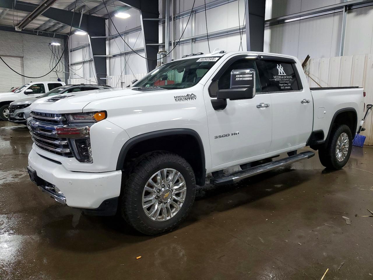2021 CHEVROLET SILVERADO High Country — Front 3/4