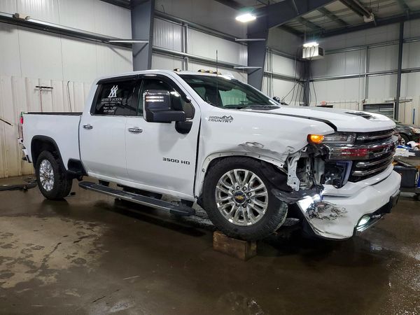 2021 CHEVROLET SILVERADO High Country — Passenger 3/4