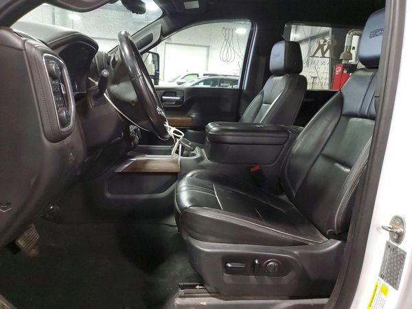 2021 CHEVROLET SILVERADO High Country — DENT
