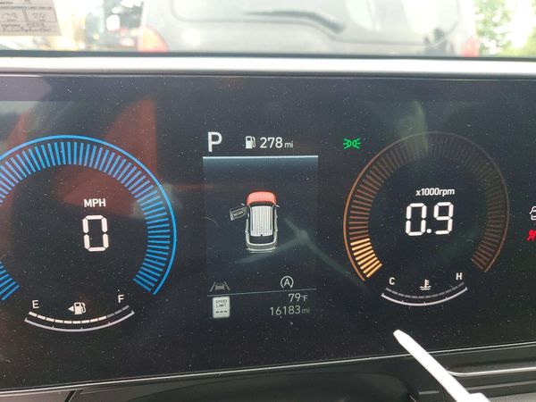 2026 HYUNDAI KONA SE
