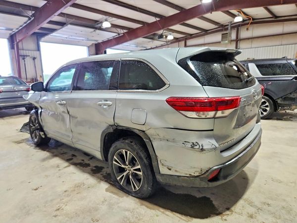 2018 TOYOTA HIGHLANDER LE