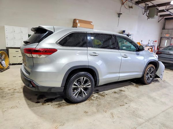 2018 TOYOTA HIGHLANDER LE