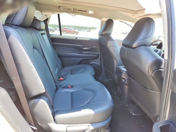 2024 TOYOTA GRAND HIGHLANDER
