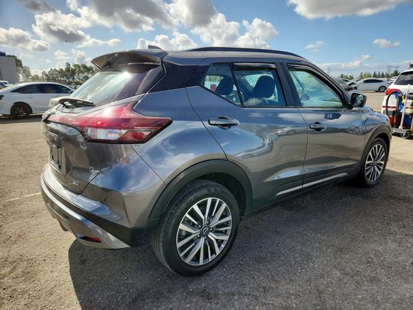 2024 NISSAN KICKS SR