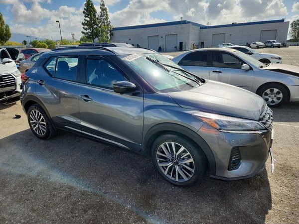 2024 NISSAN KICKS SR