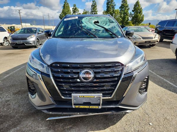 2024 NISSAN KICKS SR