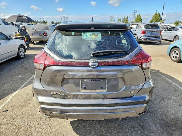2024 NISSAN KICKS SR