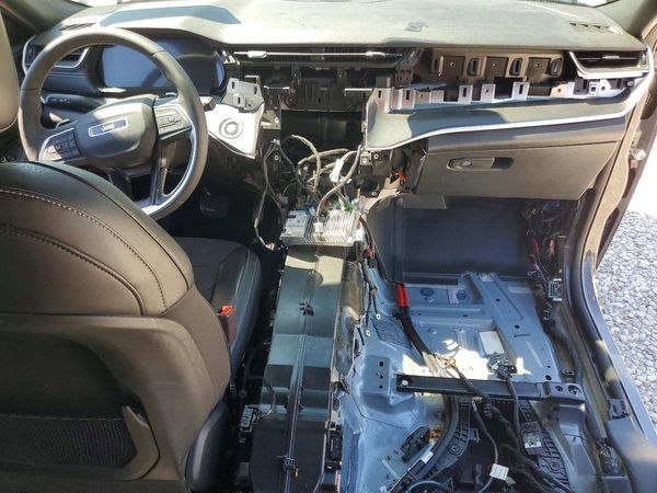 2024 JEEP GRAND CHEROKEE L LAREDO 4X2