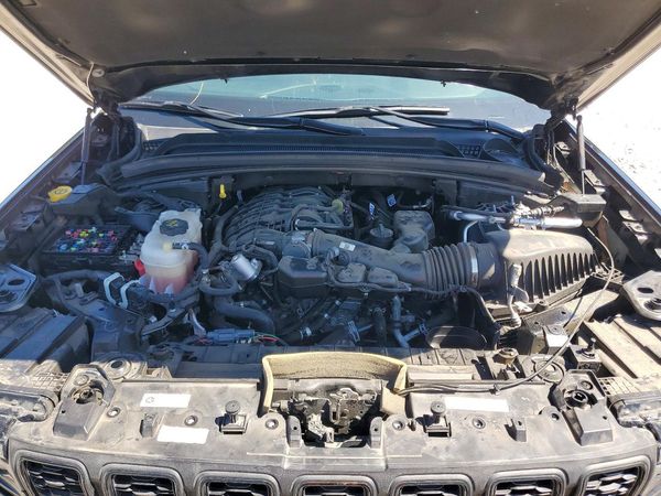 2024 JEEP GRAND CHEROKEE L LAREDO 4X2
