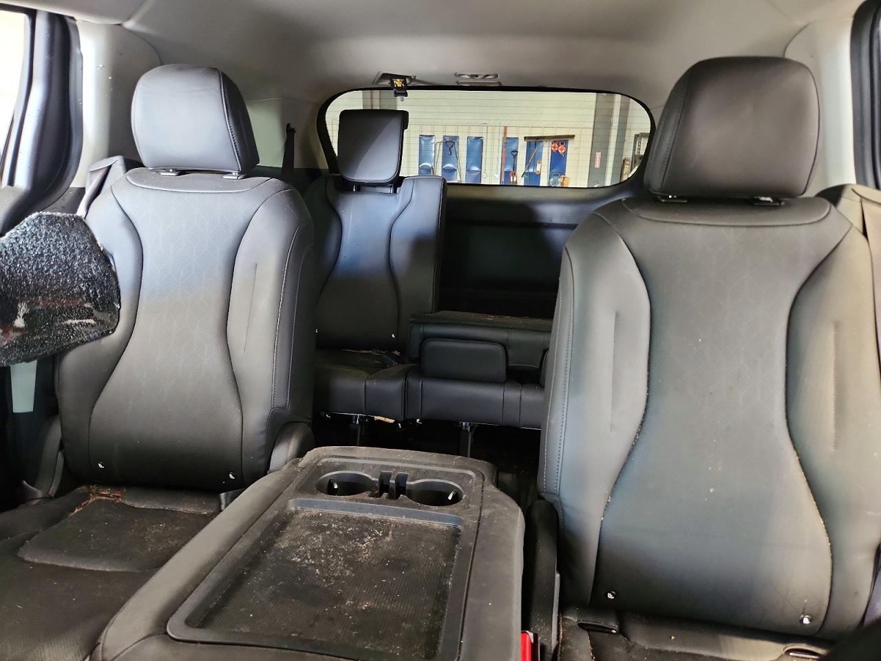 2024 KIA CARNIVAL EX