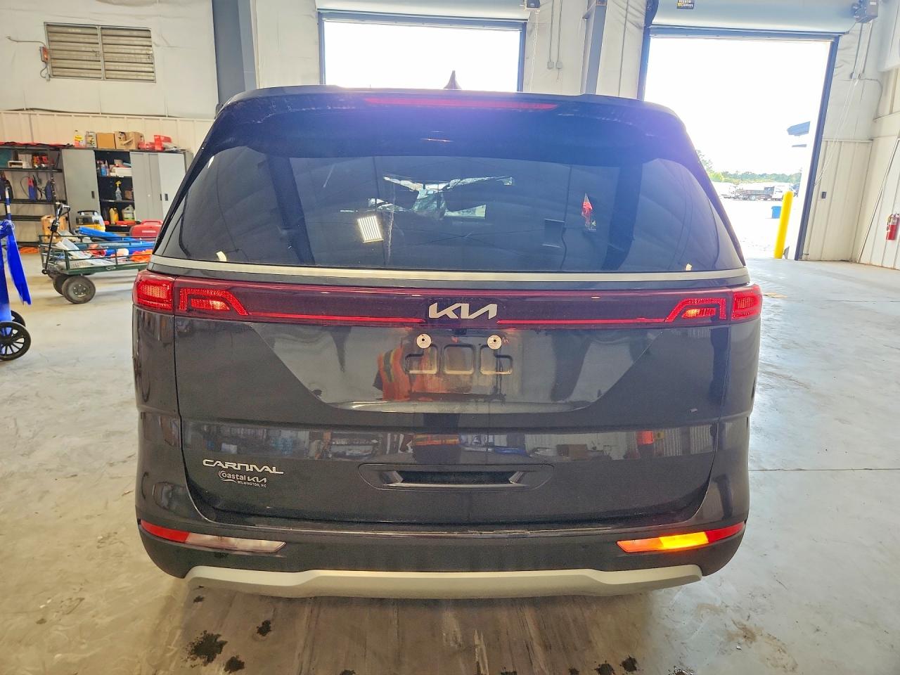 2024 KIA CARNIVAL EX