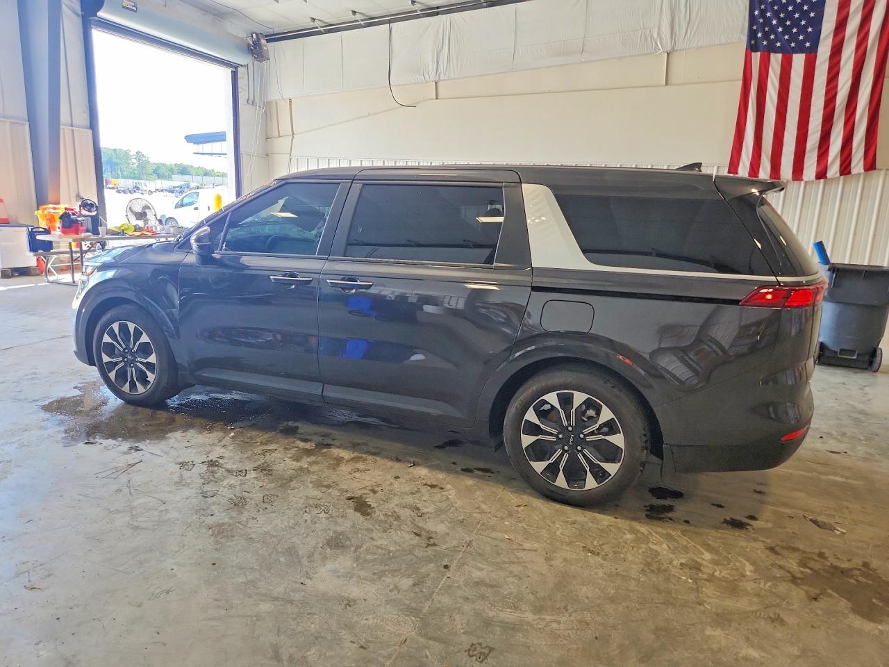 2024 KIA CARNIVAL EX