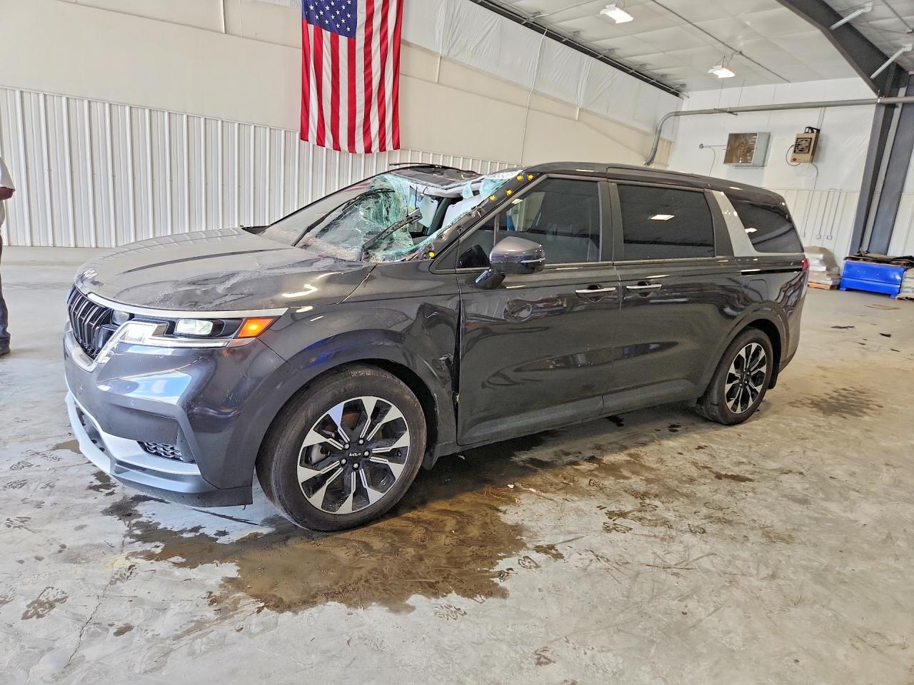 2024 KIA CARNIVAL EX