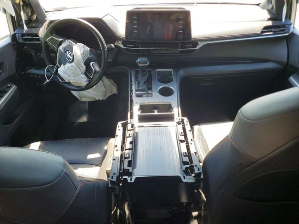 2021 TOYOTA SIENNA