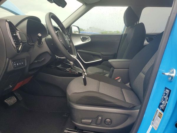 2025 KIA SOUL LX, S