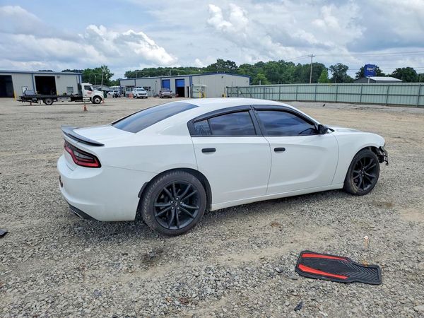 2017 DODGE CHARGER SE