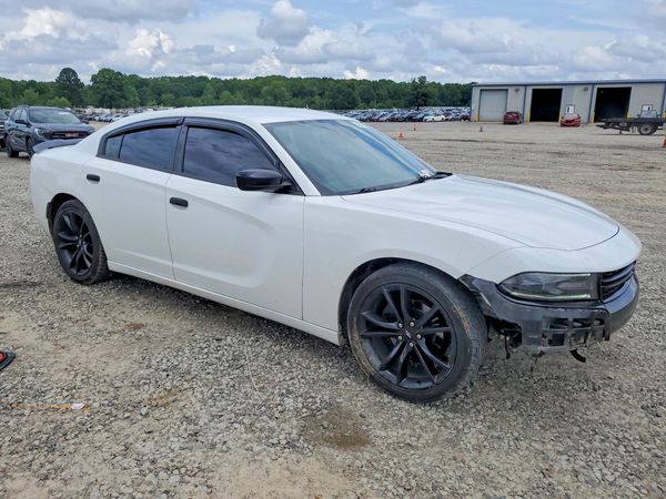 2017 DODGE CHARGER SE
