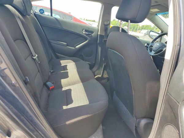 2016 KIA FORTE GL (Middle-Low Grade)