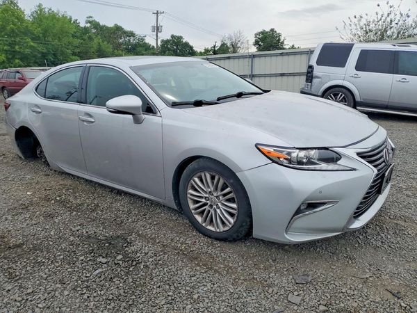 2016 LEXUS ES