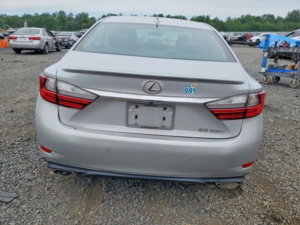 2016 LEXUS ES
