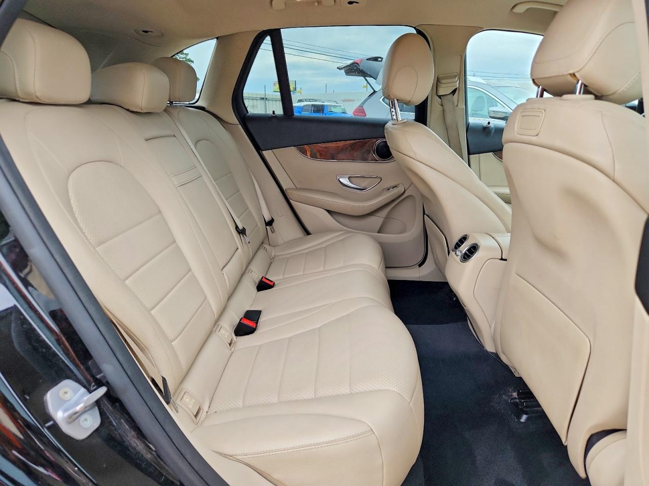2019 MERCEDES-BENZ GLC GLC 300-4M