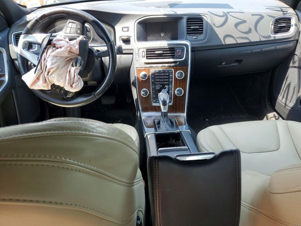 2015 VOLVO S60 Platinum (non R design) — CKPT