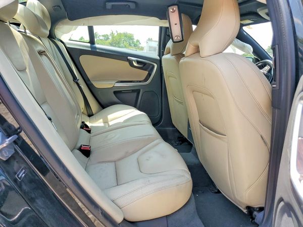 2015 VOLVO S60 Platinum (non R design) — PSRS