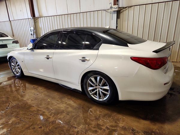 2015 INFINITI Q50