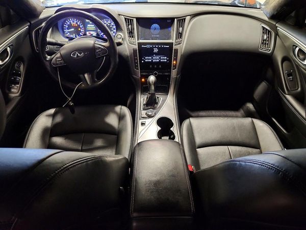 2015 INFINITI Q50