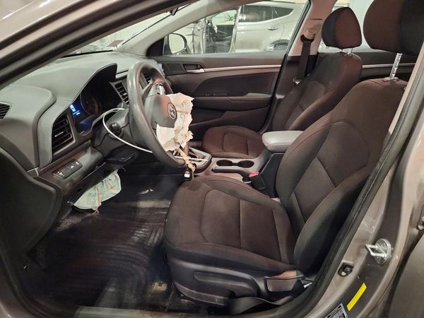 2020 HYUNDAI ELANTRA SE — DENT
