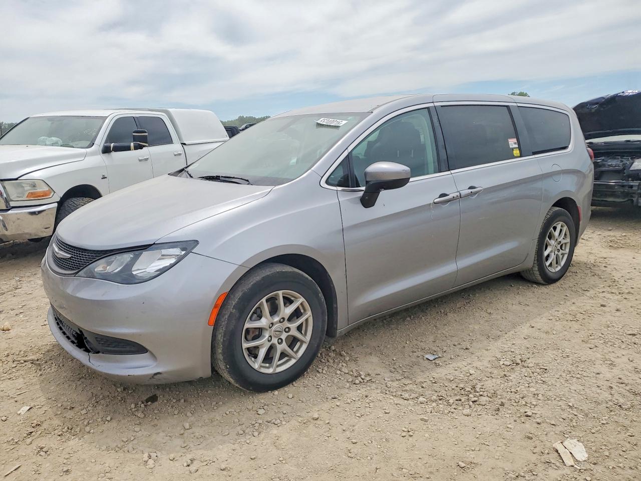 2021 CHRYSLER VOYAGER LX