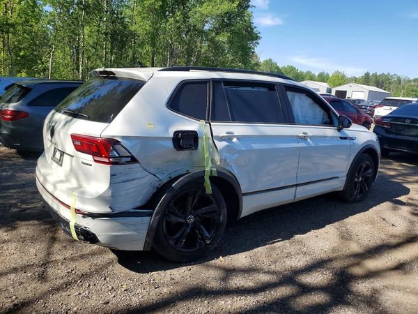 2024 VOLKSWAGEN TIGUAN 4Motion SE R-Line Black
