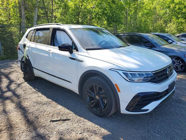 2024 VOLKSWAGEN TIGUAN 4Motion SE R-Line Black