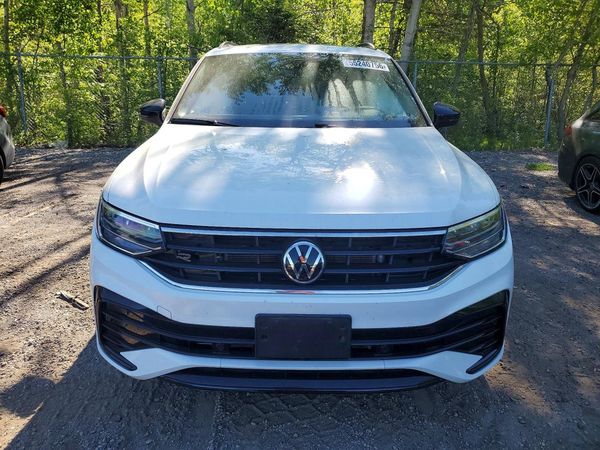 2024 VOLKSWAGEN TIGUAN 4Motion SE R-Line Black