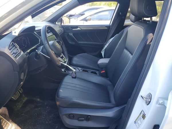 2024 VOLKSWAGEN TIGUAN 4Motion SE R-Line Black