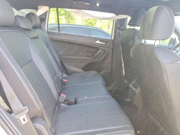 2024 VOLKSWAGEN TIGUAN 4Motion SE R-Line Black
