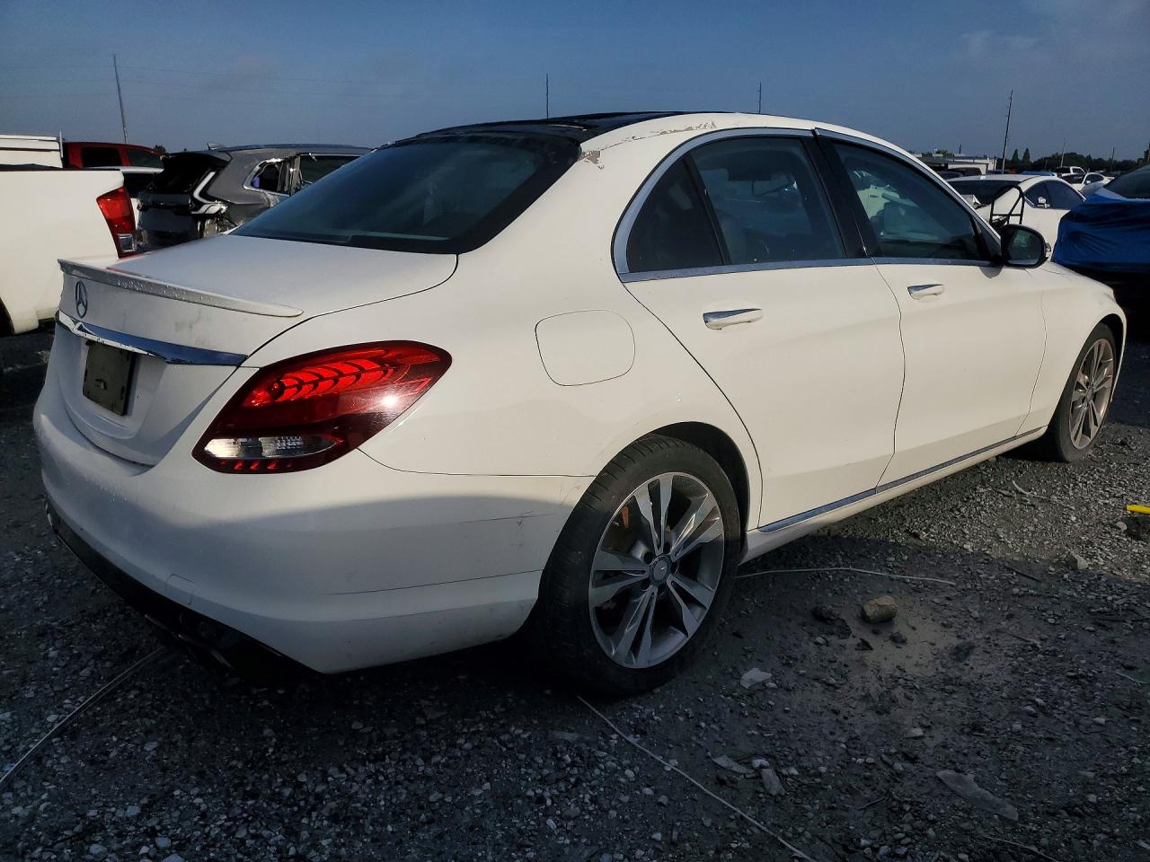 2017 MERCEDES-BENZ C C300