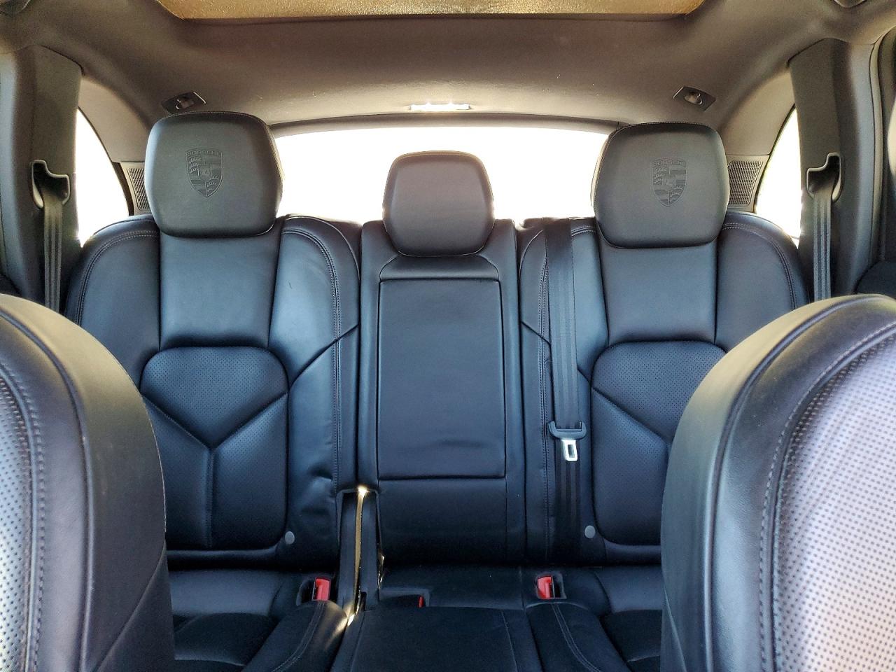 2017 PORSCHE CAYENNE