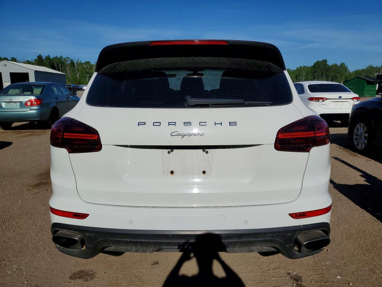 2017 PORSCHE CAYENNE