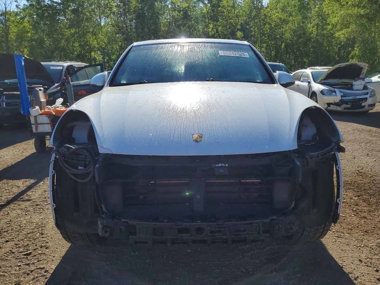 2017 PORSCHE CAYENNE