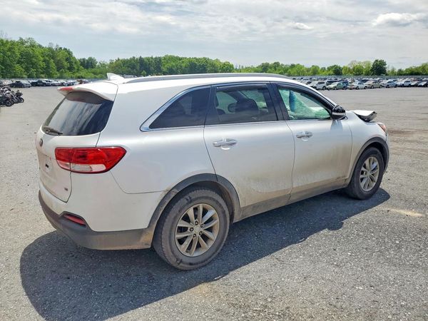 2016 KIA SORENTO L / LX
