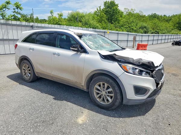 2016 KIA SORENTO L / LX