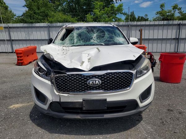 2016 KIA SORENTO L / LX