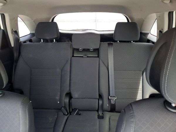2016 KIA SORENTO L / LX