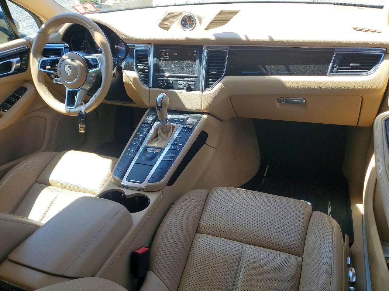 2016 PORSCHE MACAN