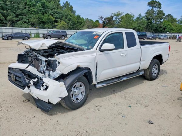 2022 TOYOTA TACOMA SR5 — Front 3/4