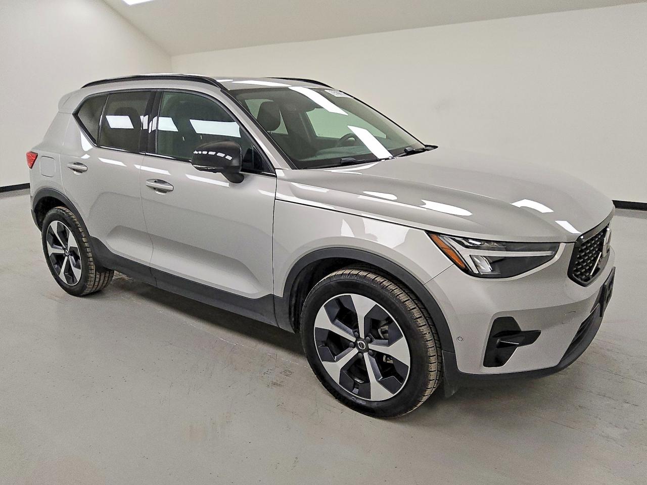 2025 VOLVO XC40 Plus Dark