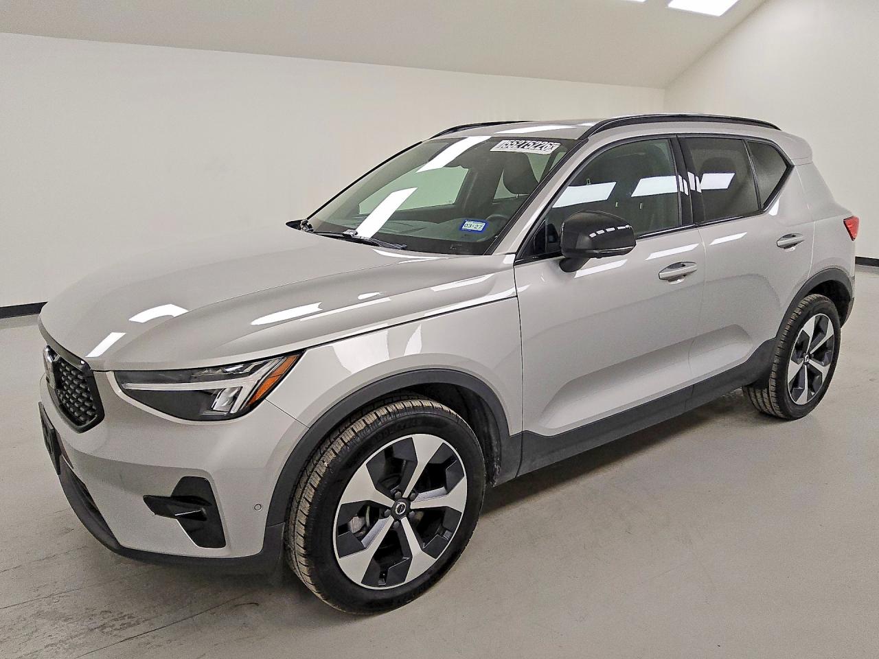 2025 VOLVO XC40 Plus Dark