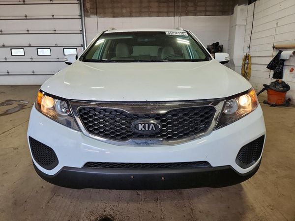 2013 KIA SORENTO Base / LX